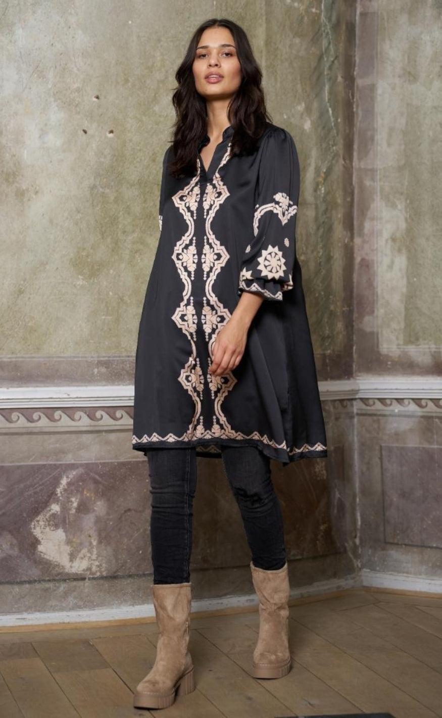 Marta Du Chateau Kjole - 3633 Pernille - Black