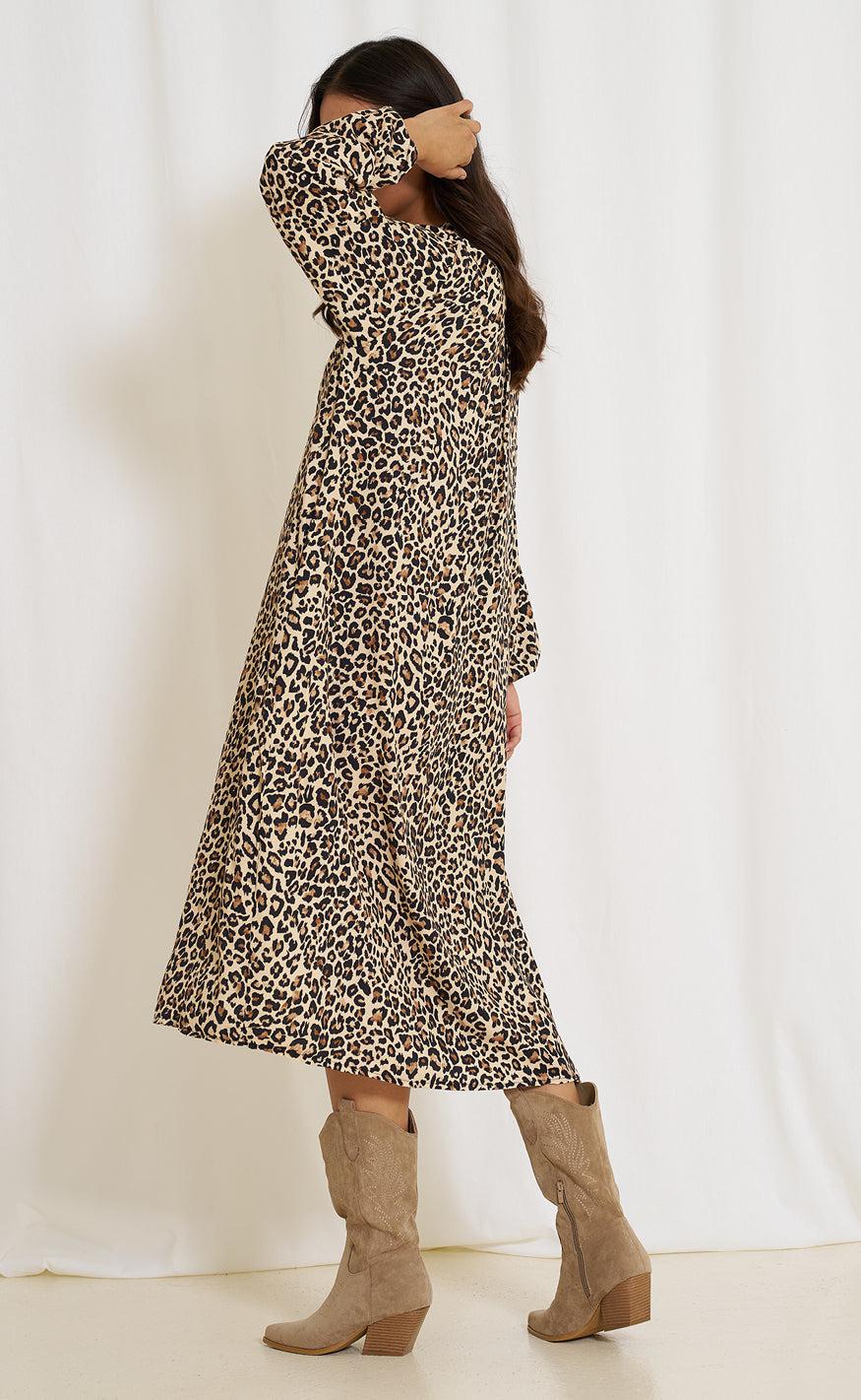 Marta Du Chateau Kjole - 5892 Lærke - Leo Print