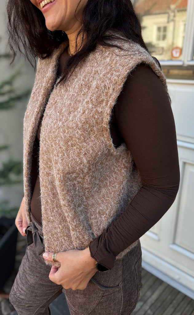 Marta Du Chateau Vest - Capella - Camello4