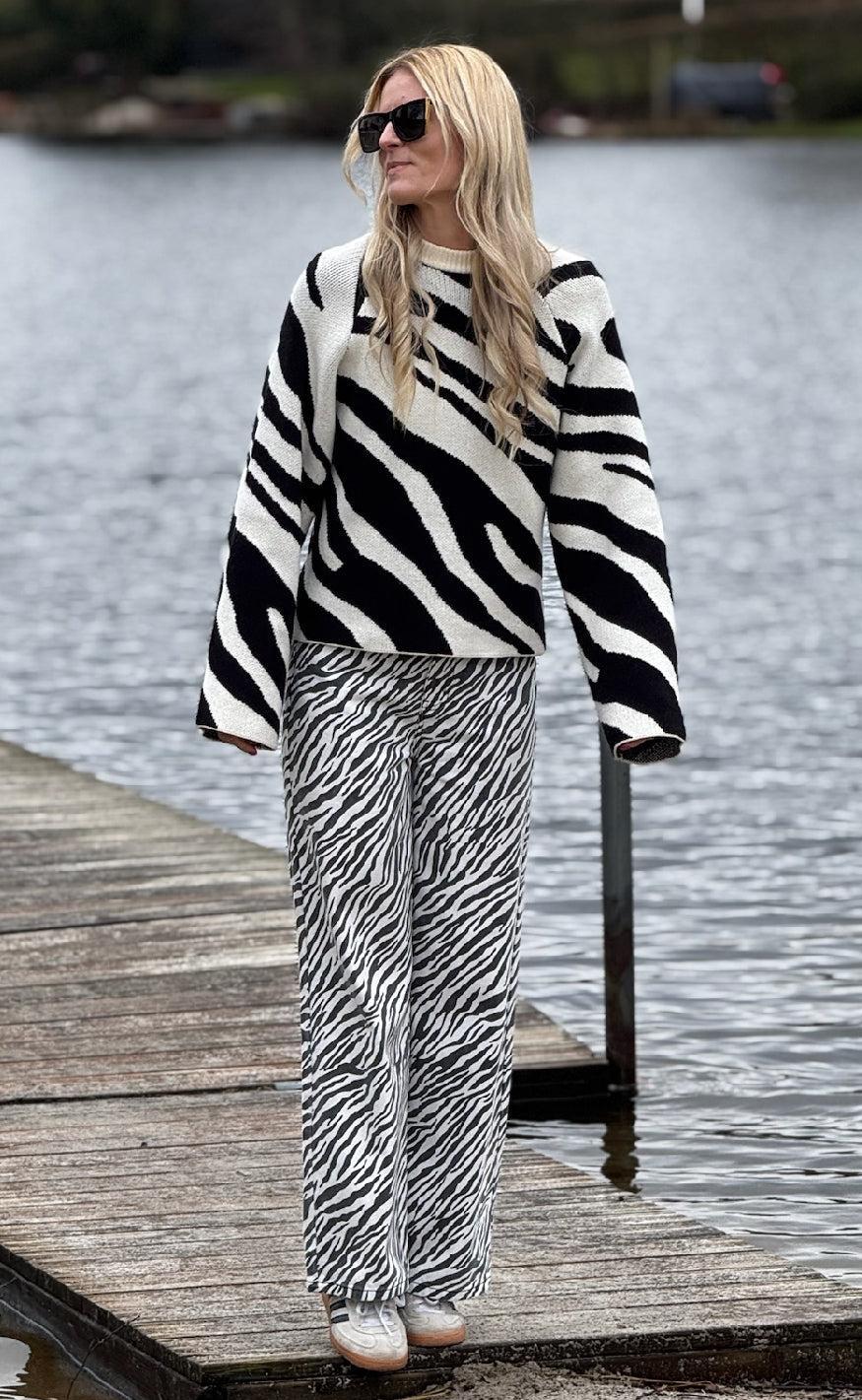 Moves Jeans - Adanna Zebra - Black