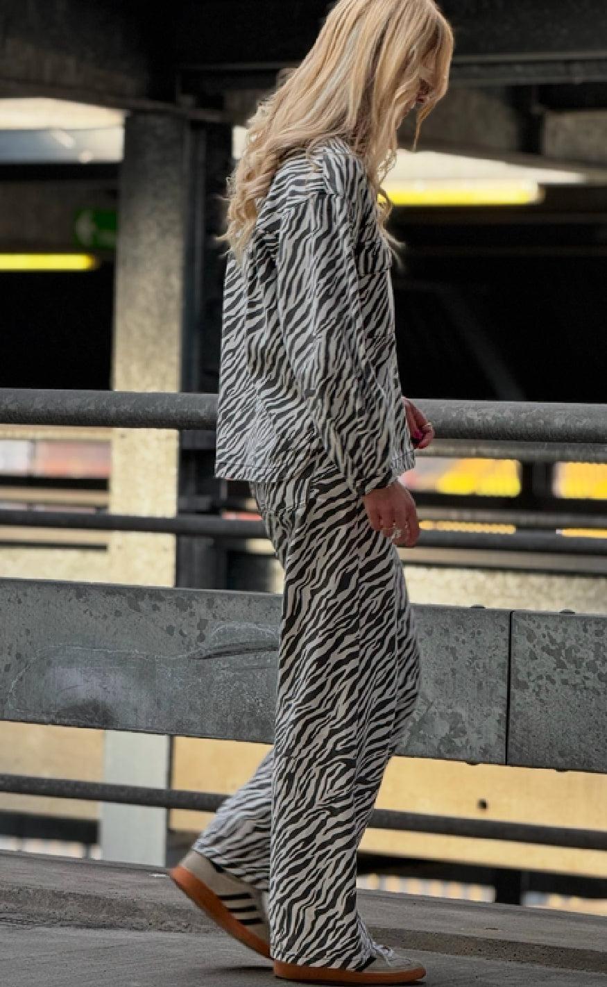 Moves Skjorte - Noliana Zebra Denim - Black