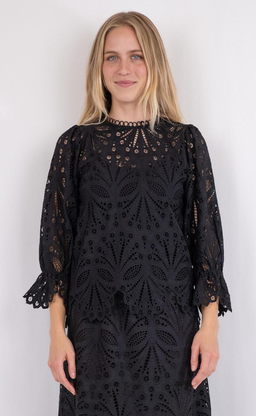 Neo Noir Bluse - Adela Embroidery - Black