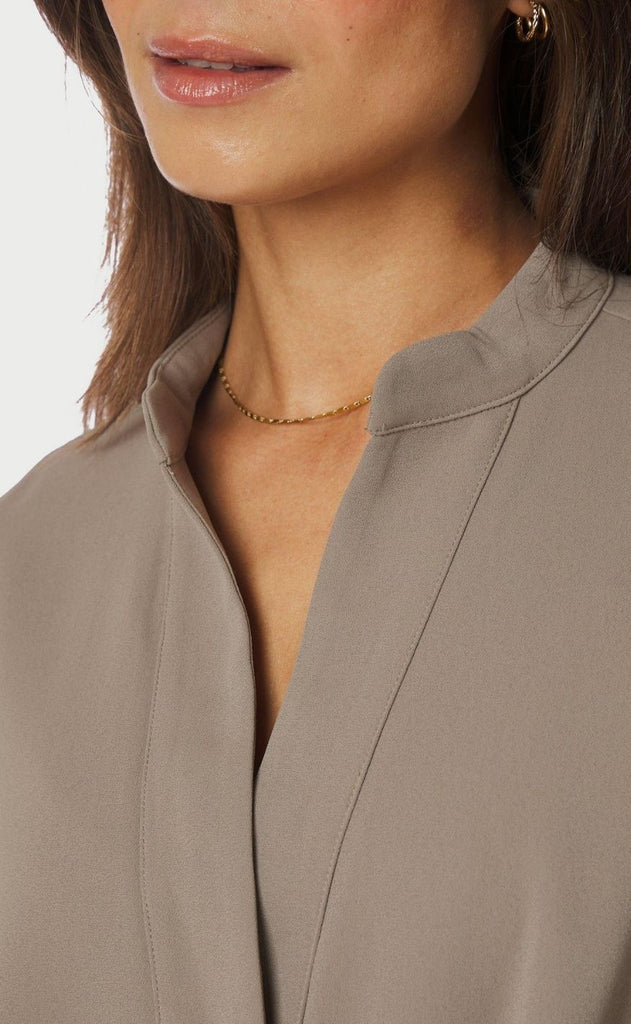 Neo Noir Bluse - Ellery Crepe - Taupe