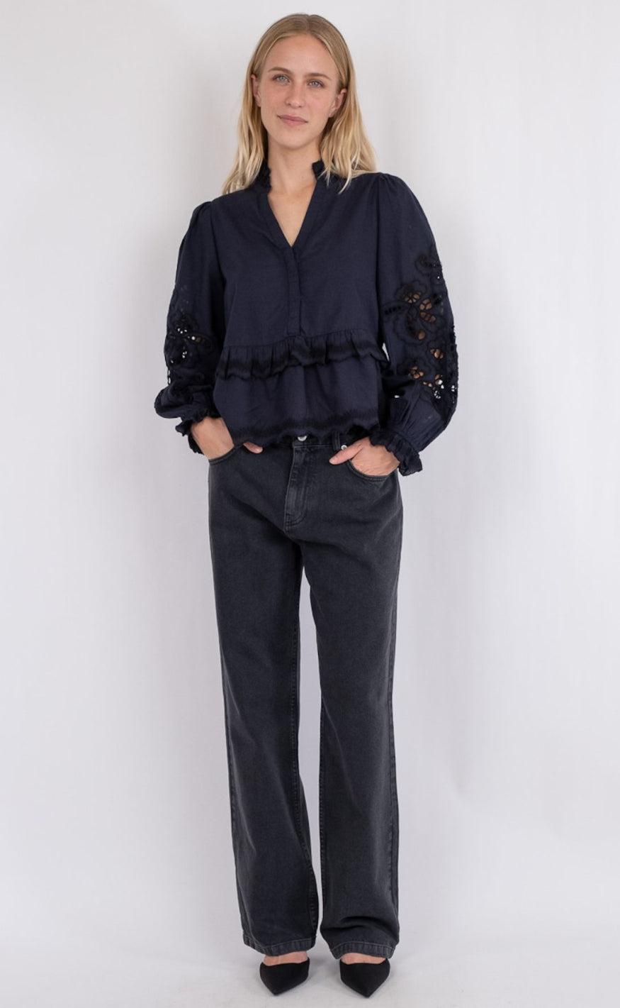 Neo Noir Bluse - Kimmo Embroidery - Black