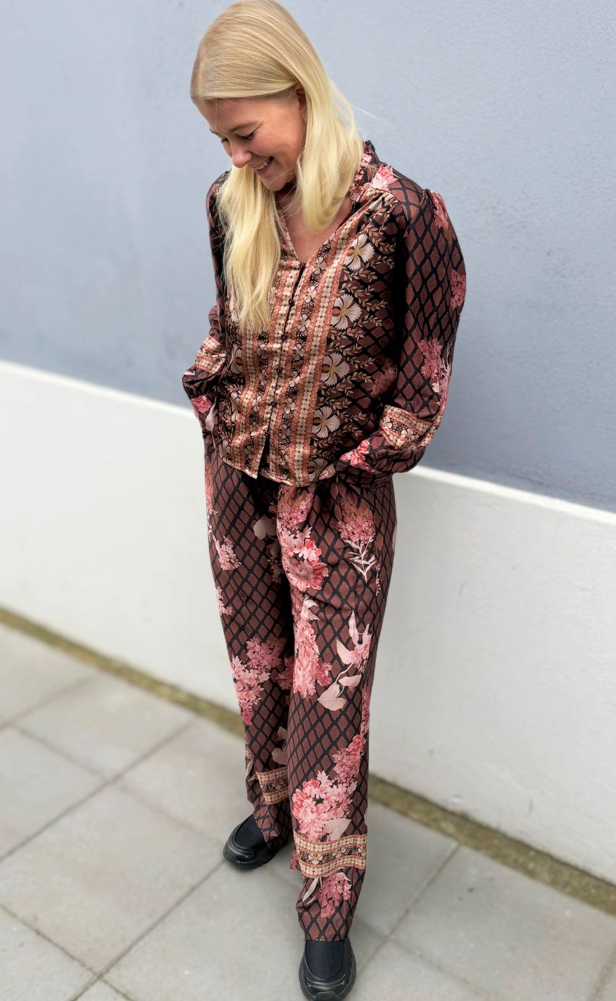 Neo Noir Bluse - Massima Botanical - Black
