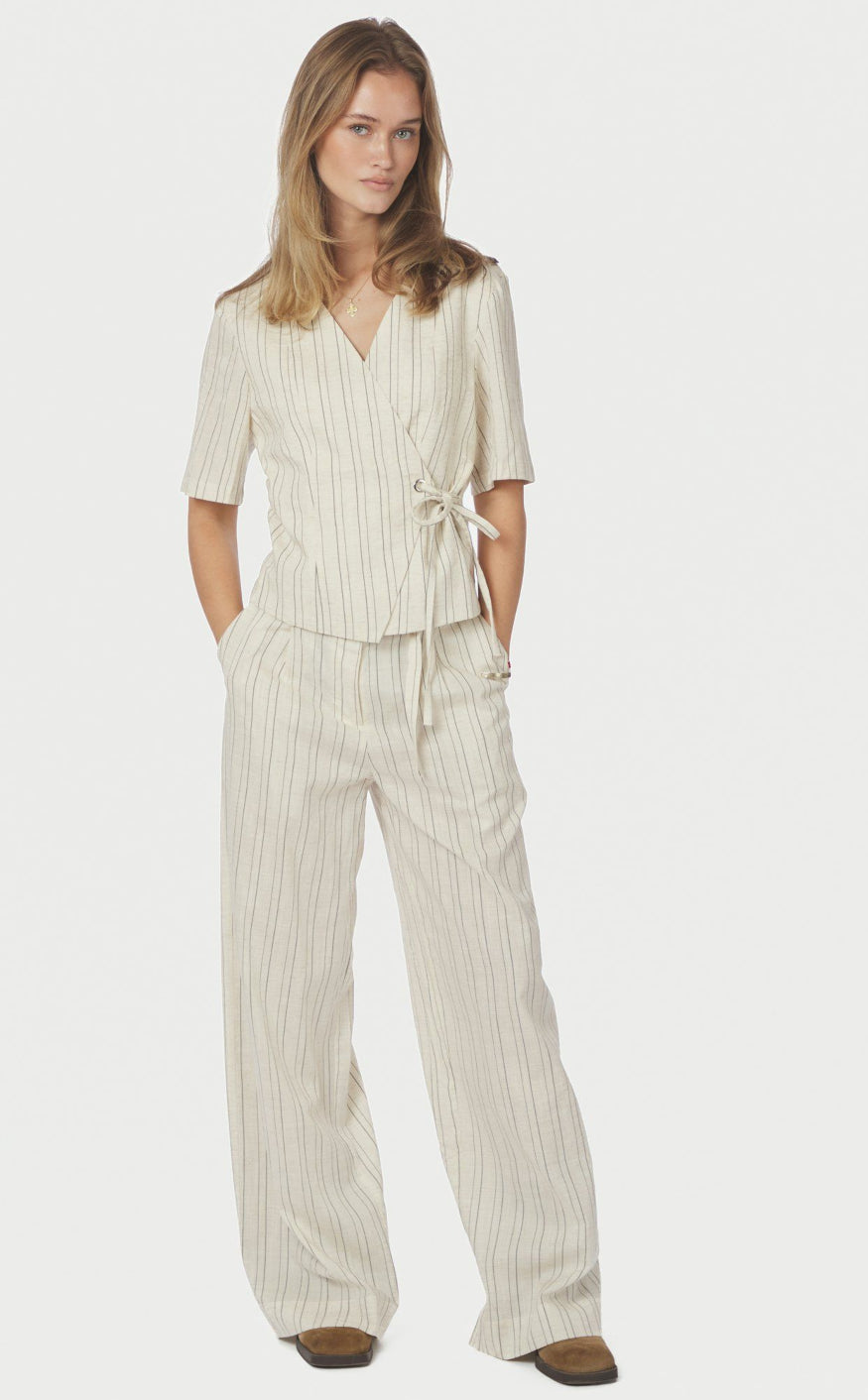 Neo Noir Bluse - Simmo Eyelet - Off White