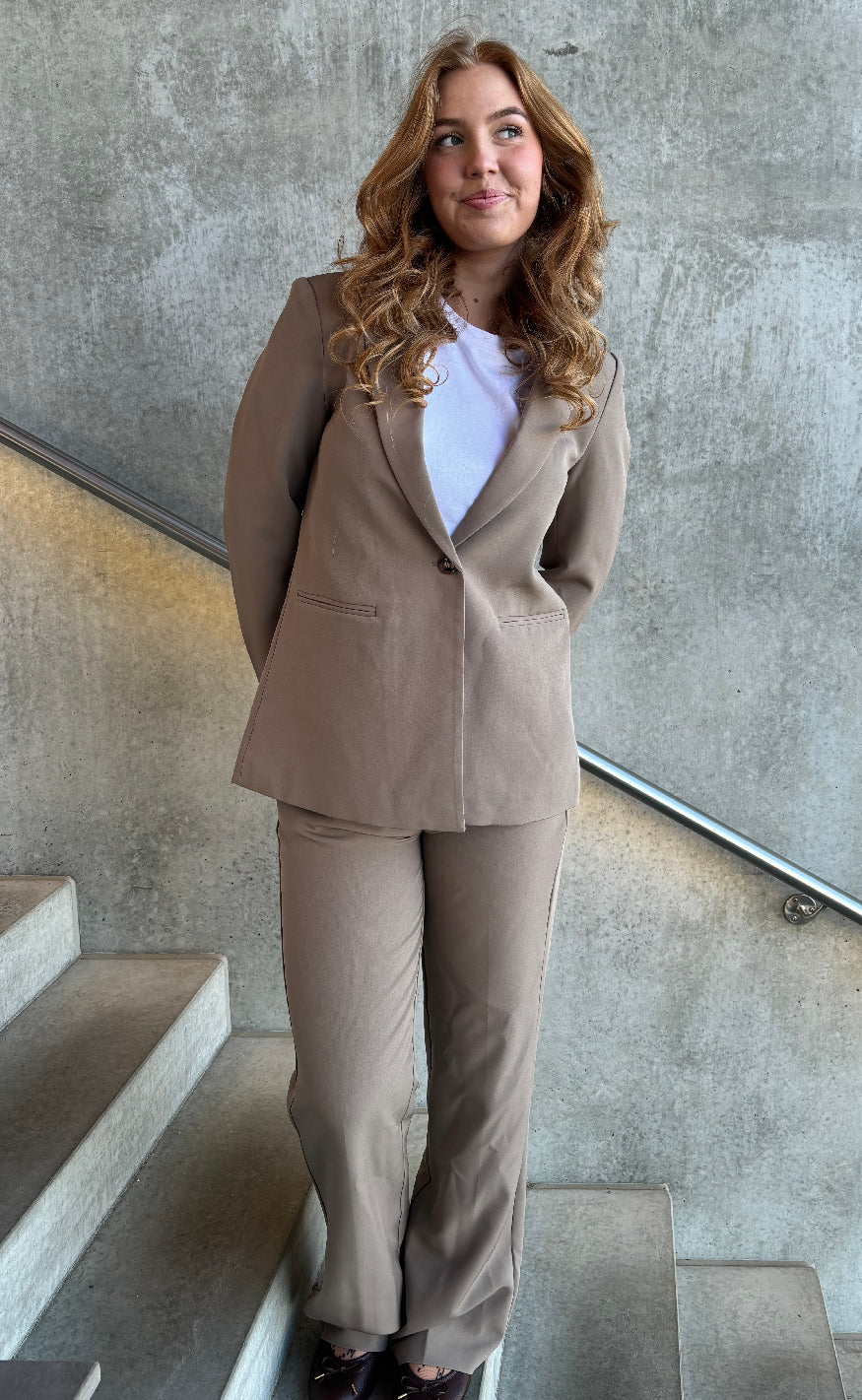 Neo Noir Bukser - Alice Suit - Dusty Brown