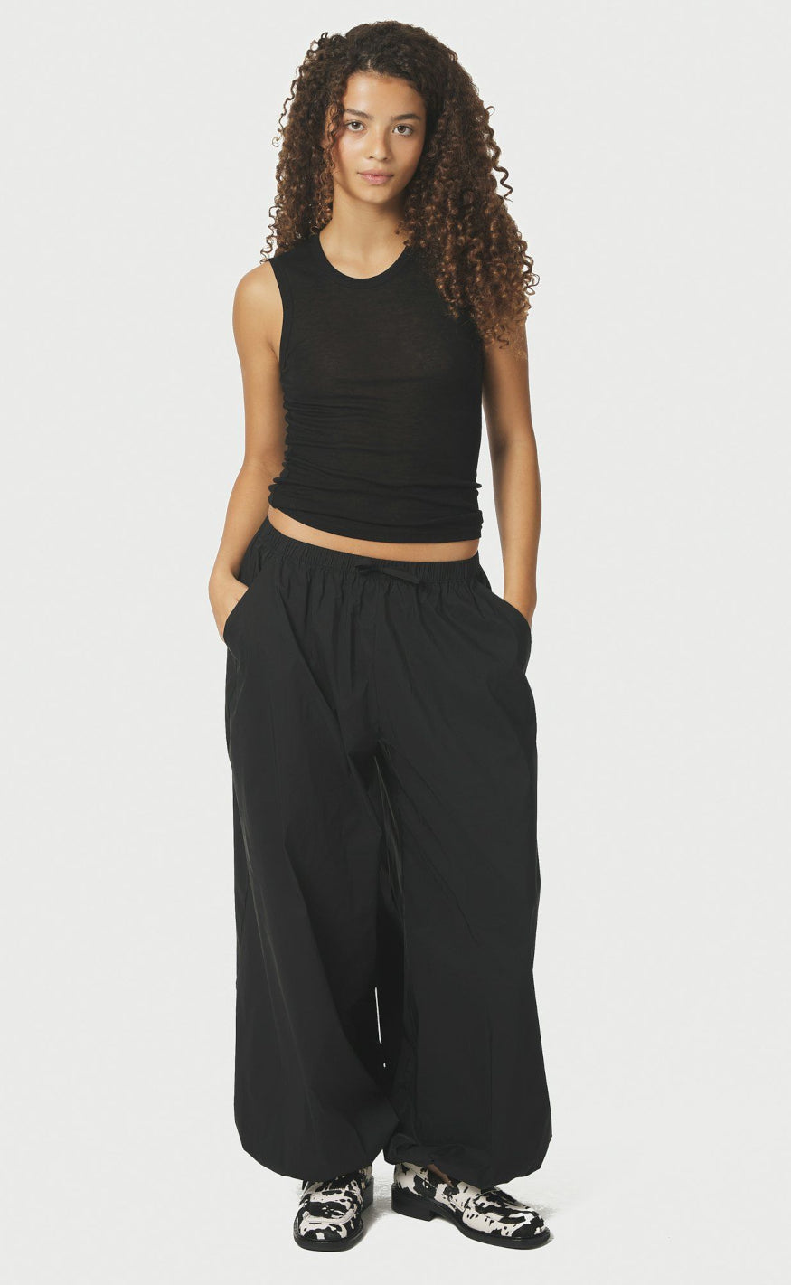 Neo Noir Bukser - Roxane Balloon - Black