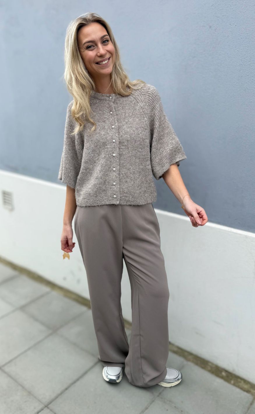 Neo Noir Cardigan - Amaya Fluffy - Beige Melange