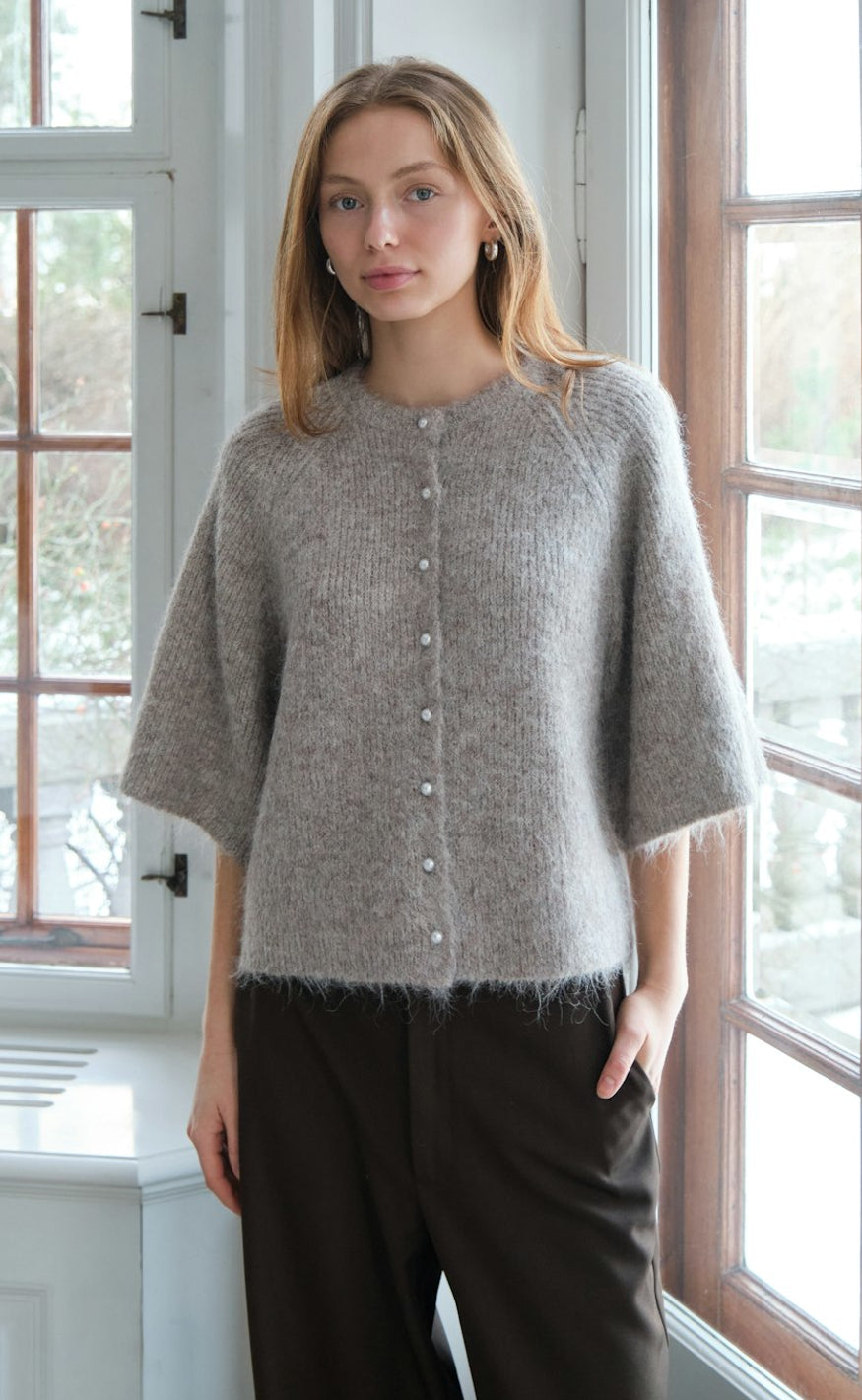 Neo Noir Cardigan - Amaya Fluffy - Beige Melange