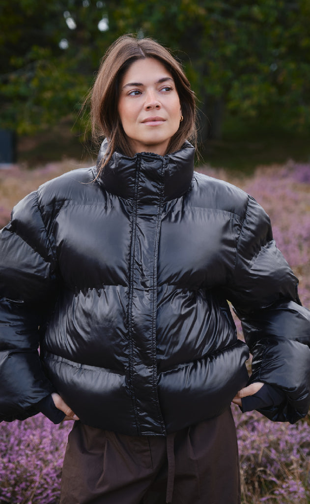 Neo Noir Jakke - Rhea Shiny Puffer - Black