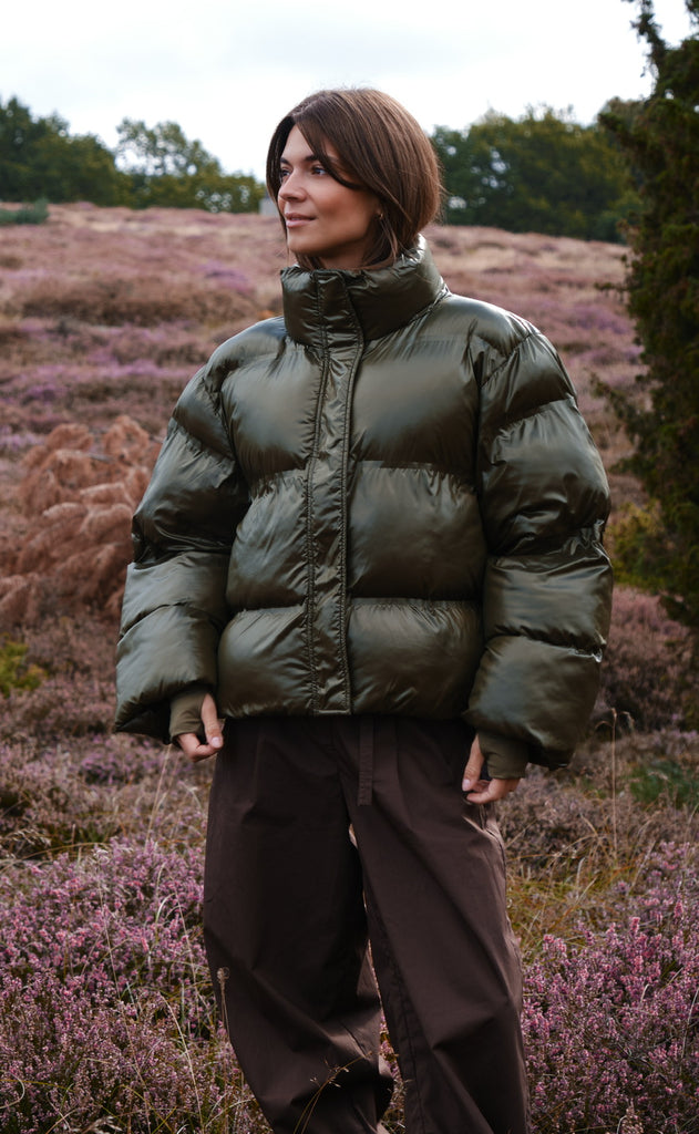 Neo Noir Jakke - Rhea Shiny Puffer - Olive