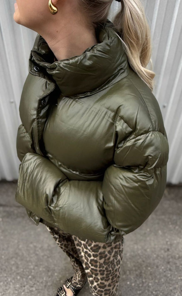 Neo Noir Jakke - Rhea Shiny Puffer - Olive
