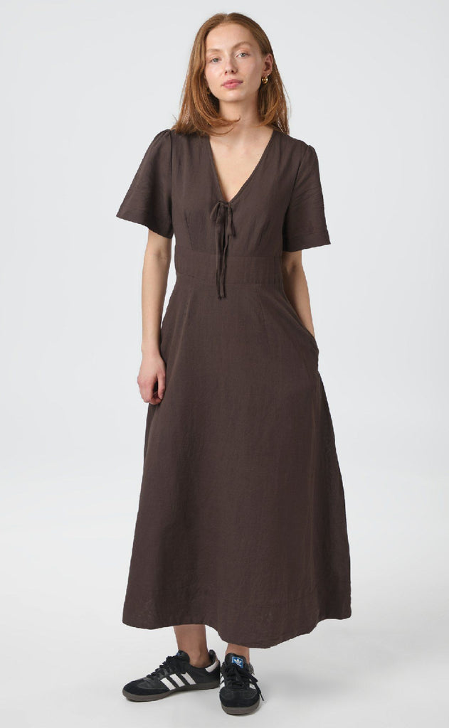Neo Noir Kjole - Ilsie Linen - Dark Brown