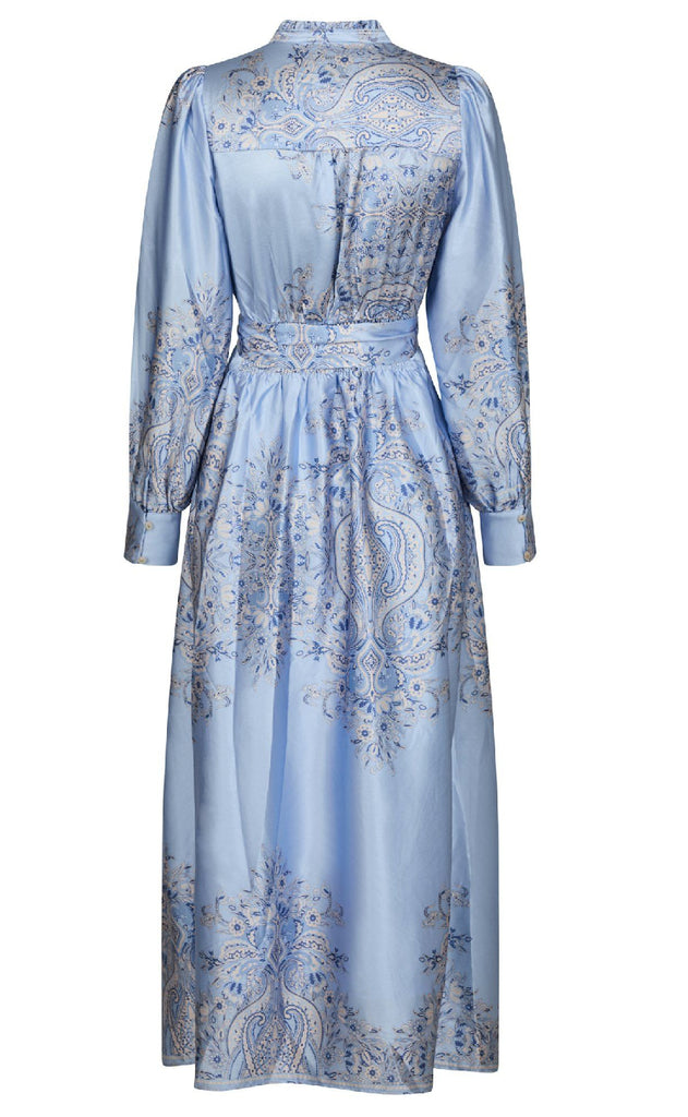 Neo Noir Kjole - Nova Paisley Border - Light Blue