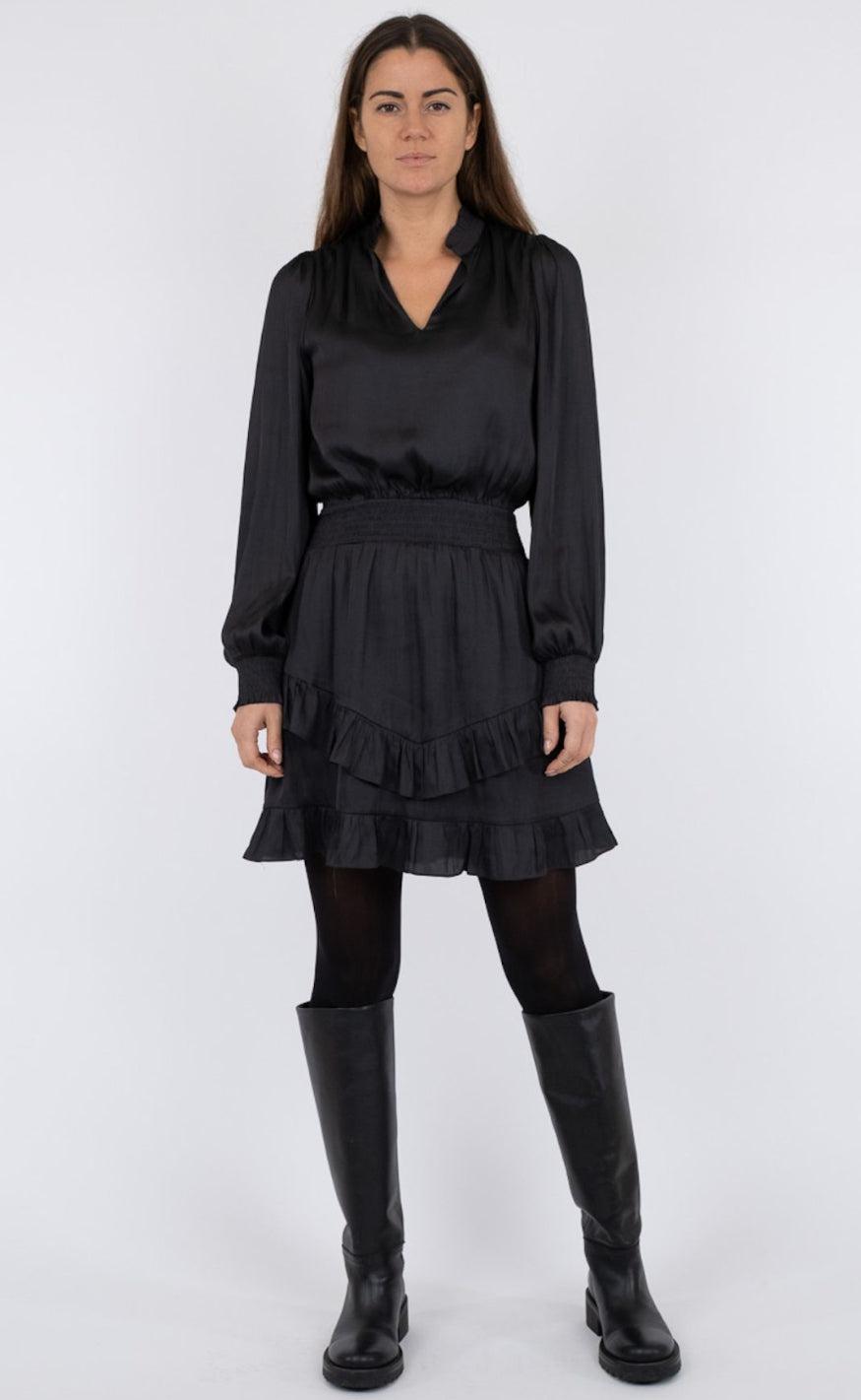 Neo Noir Kjole - Porto Satin - Black