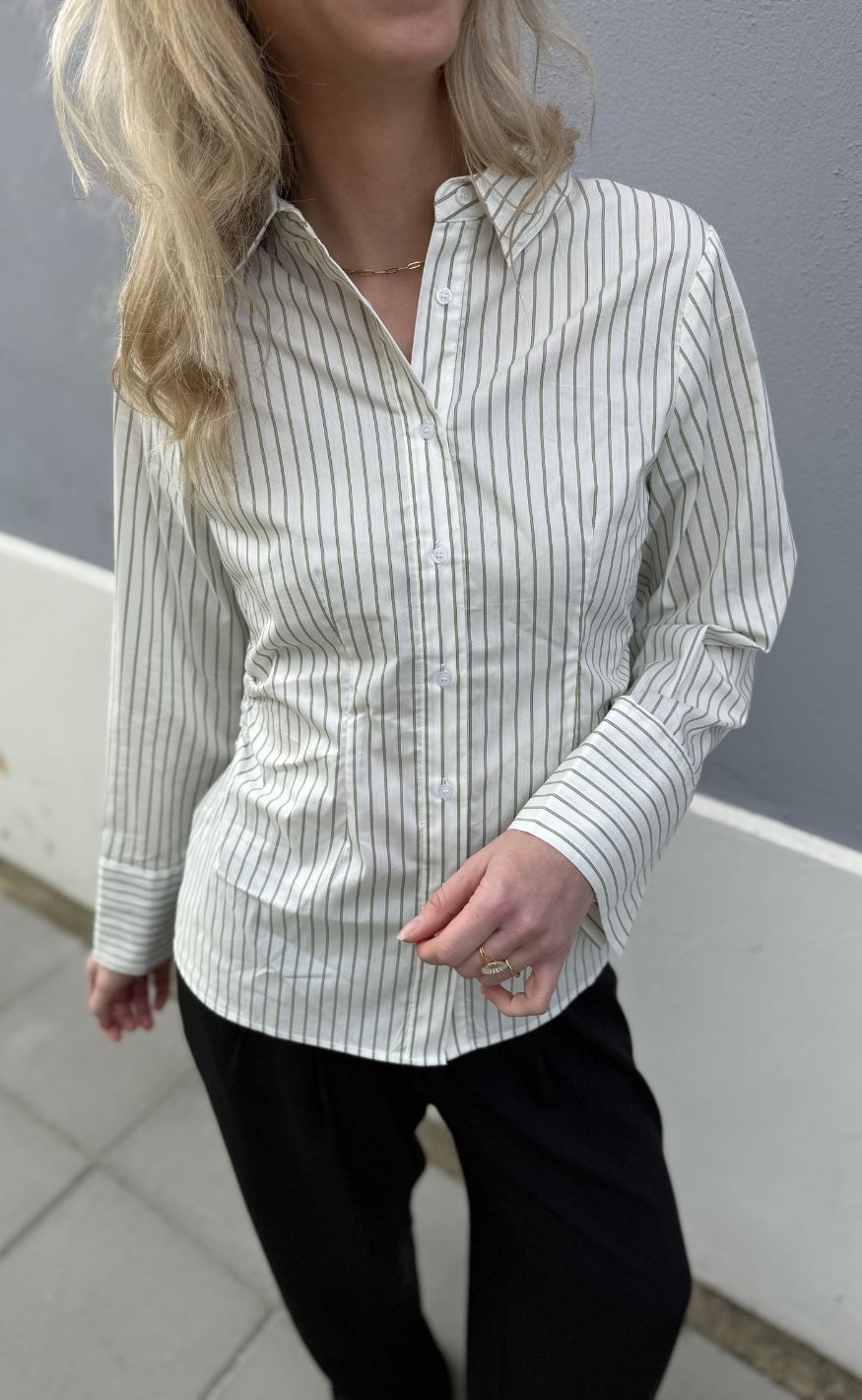 Neo Noir Skjorte - Caroli Stripe - Dusty Green