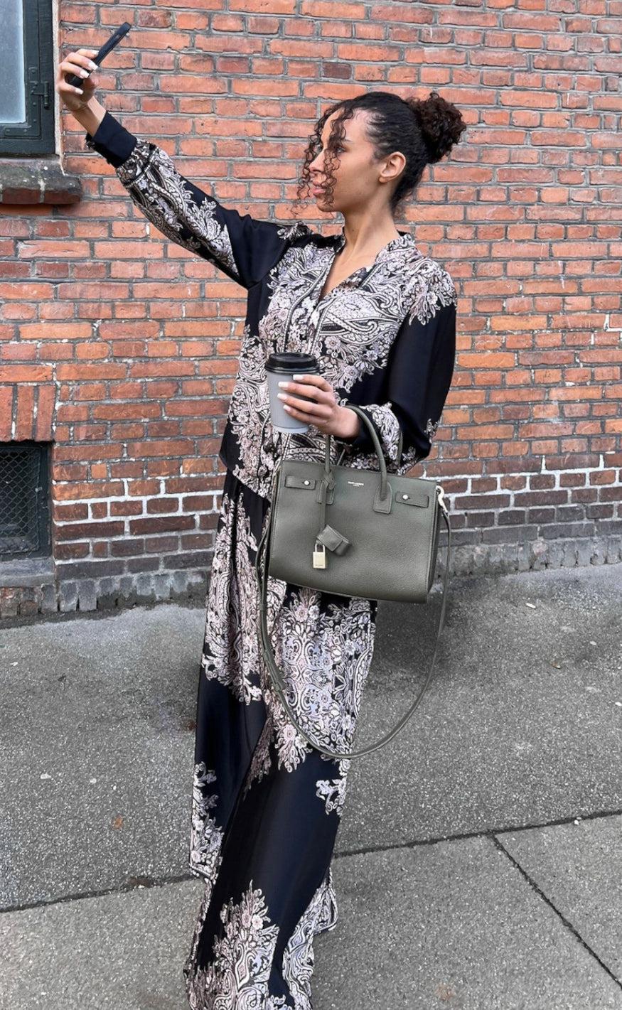 Neo Noir Skjorte - Massima Paisley - Black