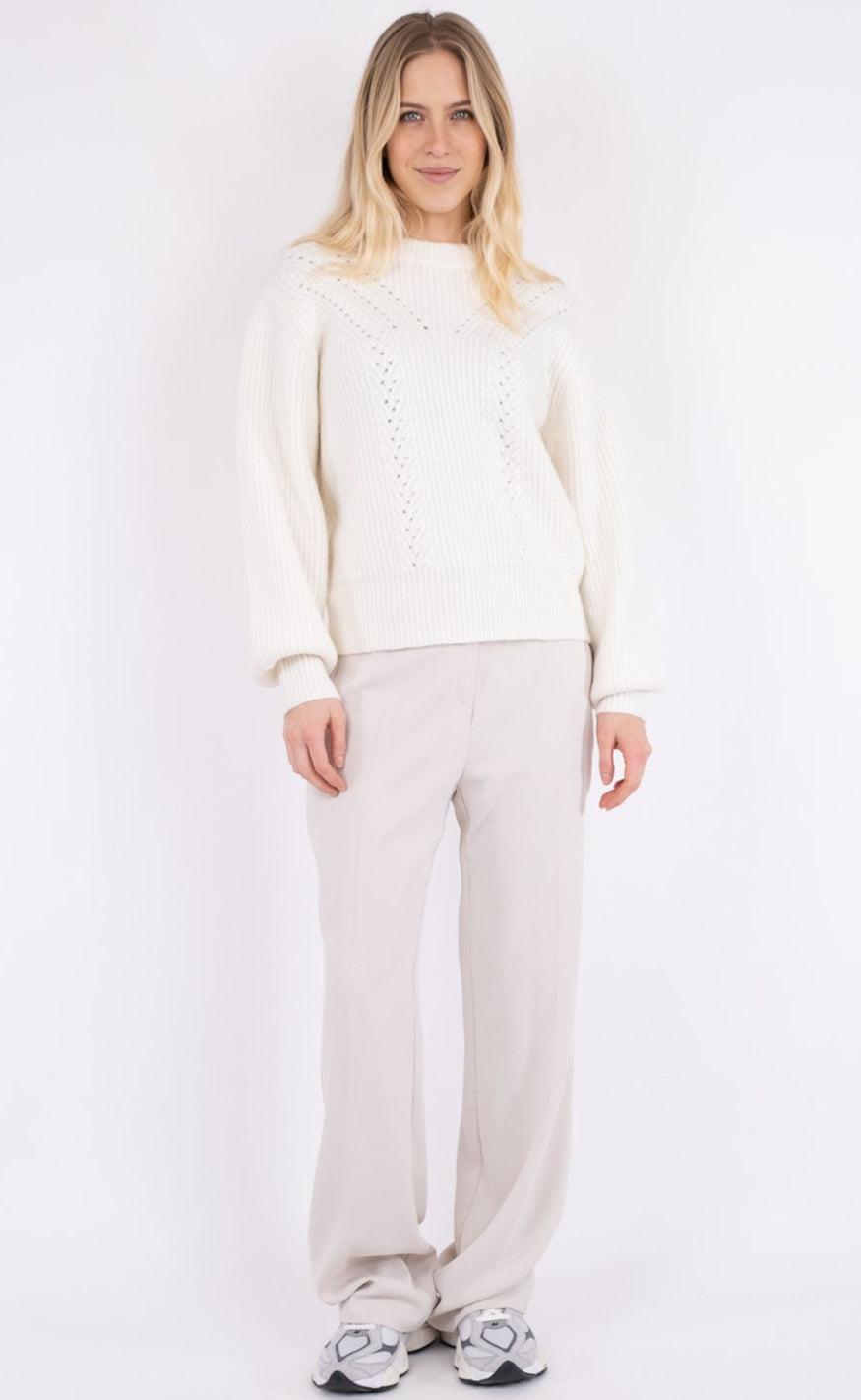 Neo Noir Strik - Gimora - Off White