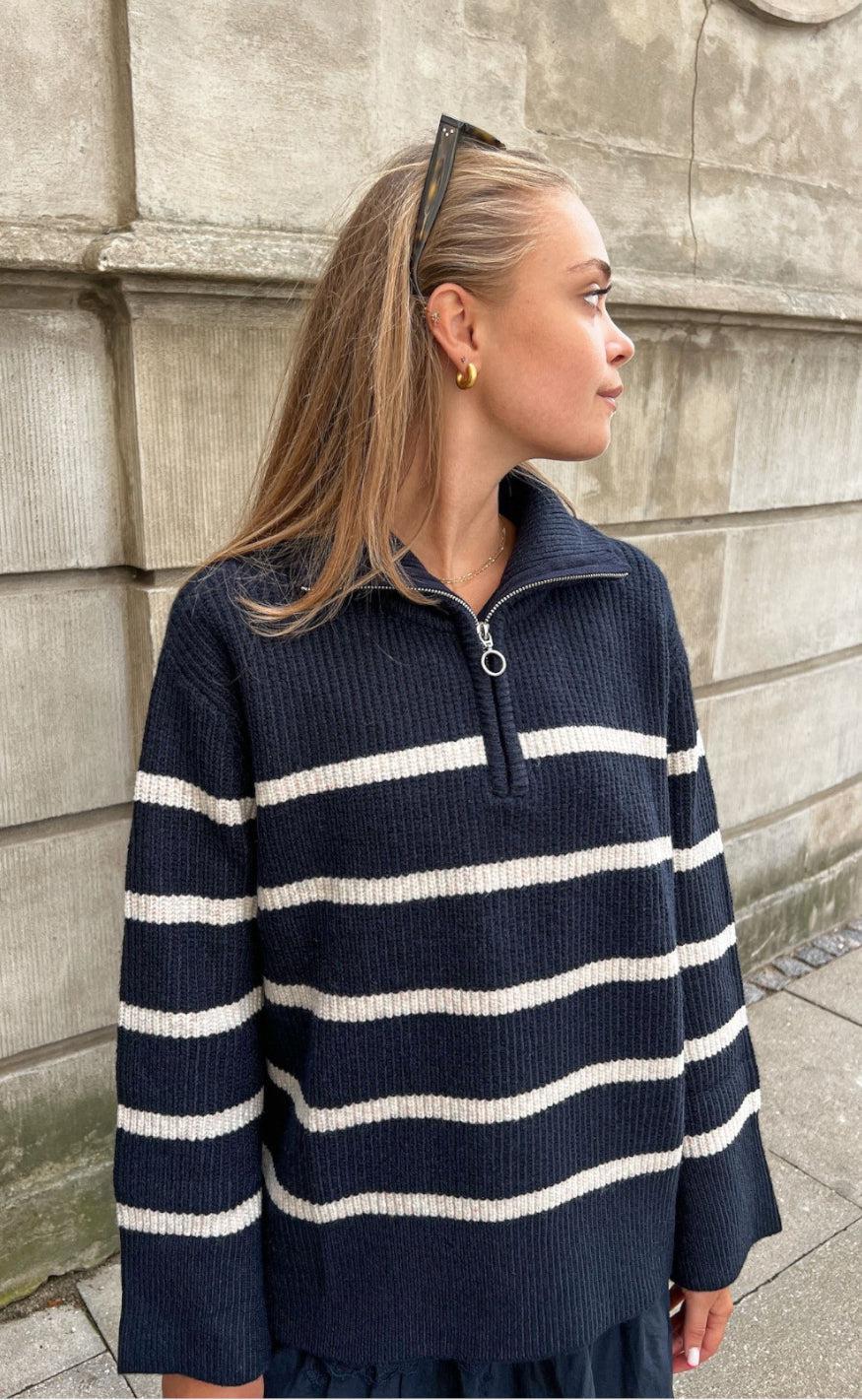 Neo Noir Strik - Nevena - Navy/Sand