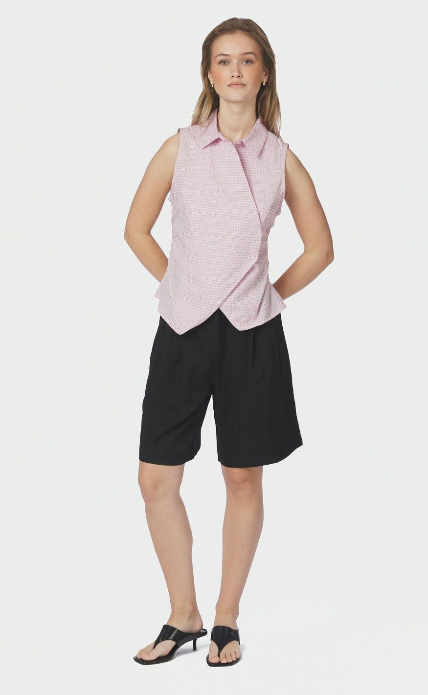 Neo Noir Top - Celest Check - Light Pink