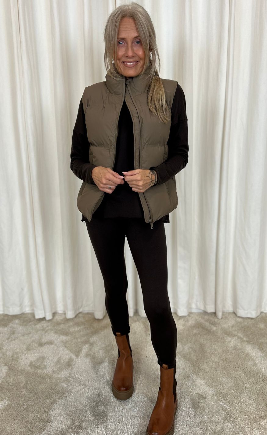 Neo Noir Vest - Annike C Puffer - Dark Taupe