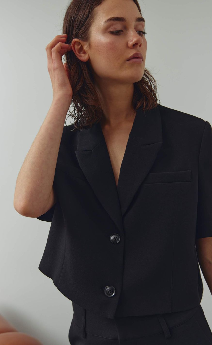 Noella Blazer - Leanne Crop - Black