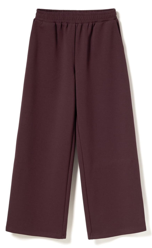 Noella Bukser - Kameron - Winetasting