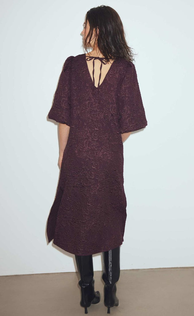 Noella Kjole - Pastis Long - Winetasting