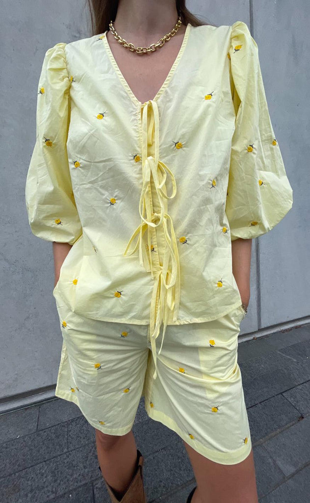 Noella Shorts - Asia - Pale Yellow W. Flower