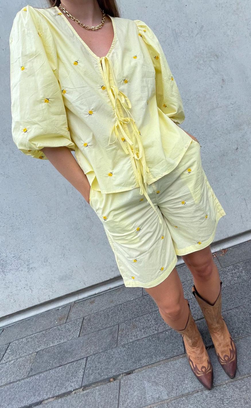Noella Shorts - Asia - Pale Yellow W. Flower