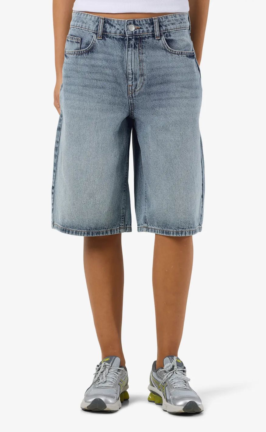 Noisy May Shorts - Mindie Bermuda - Blue