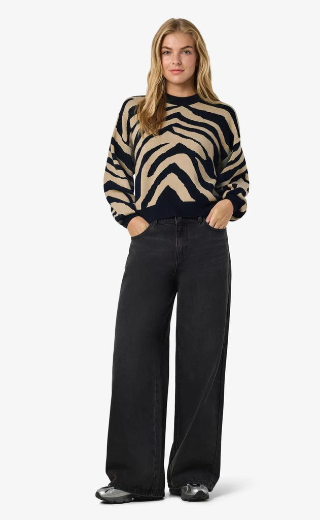 Noisy May Strik - Charlott - Black Nomad