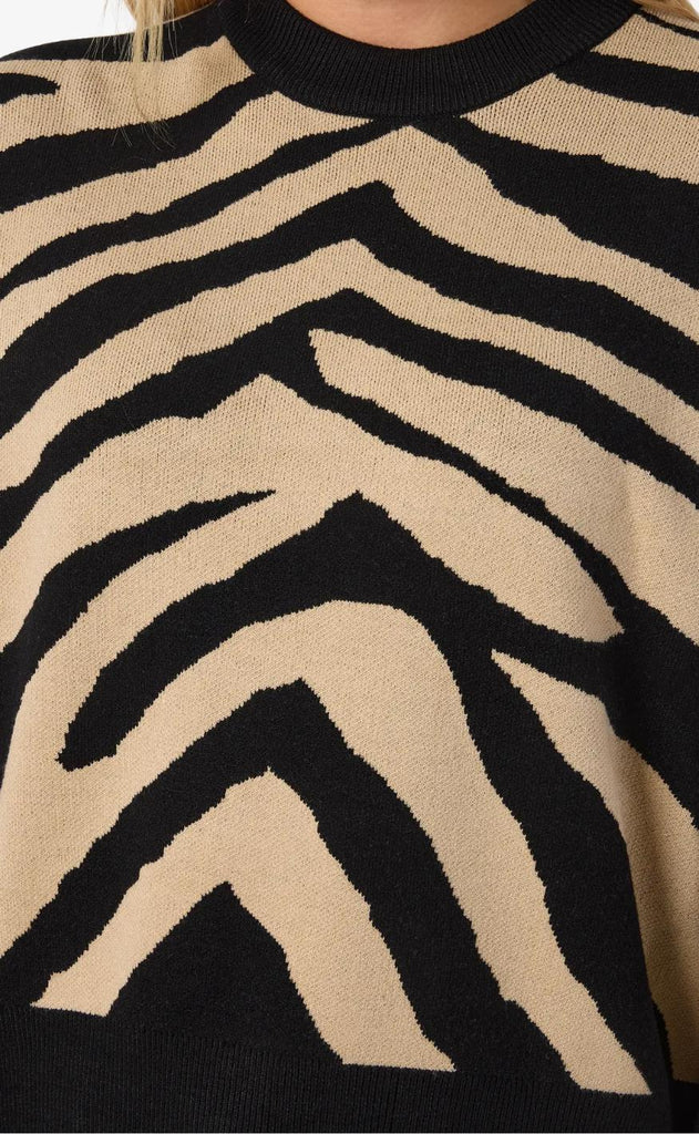 Noisy May Strik - Charlott - Black Nomad