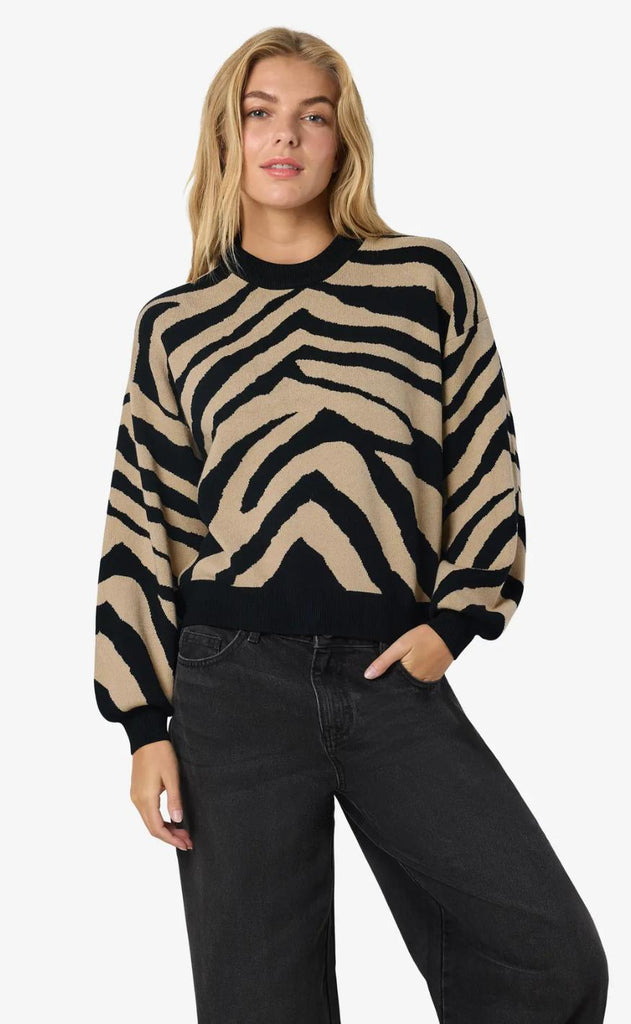 Noisy May Strik - Charlott - Black Nomad