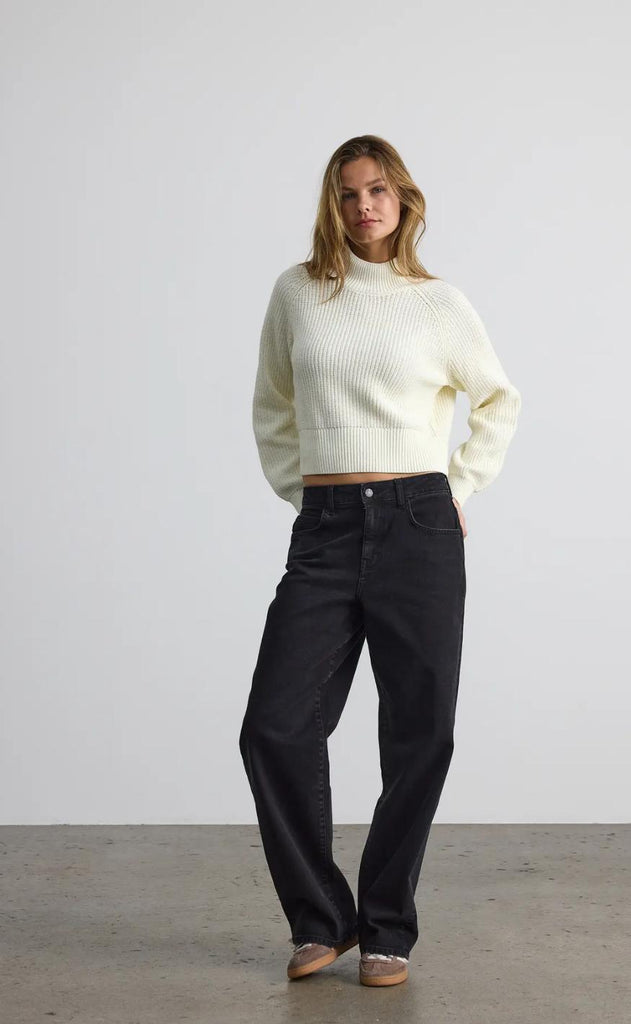 Noisy May Strik - Dara - Eggnog