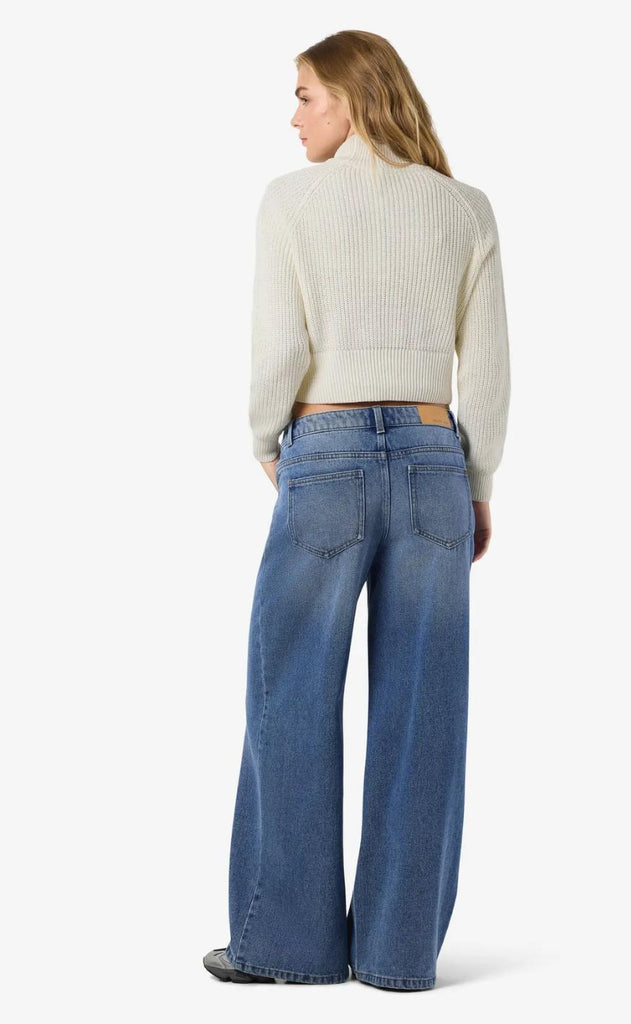 Noisy May Strik - Dara - Eggnog