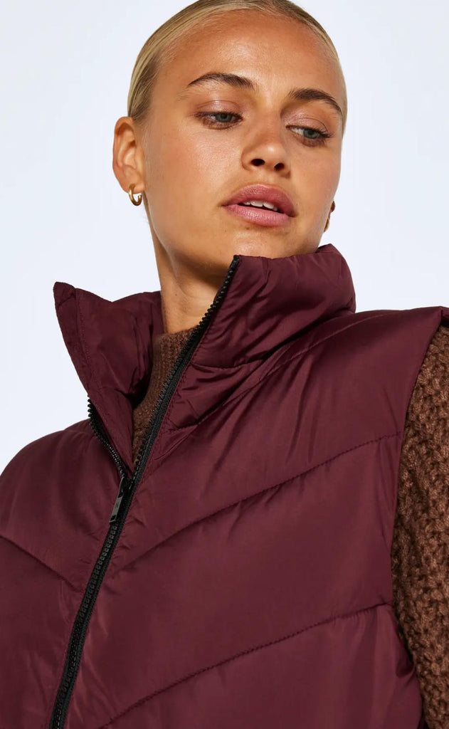 Noisy May Vest - Dalcon - Windsor Wine