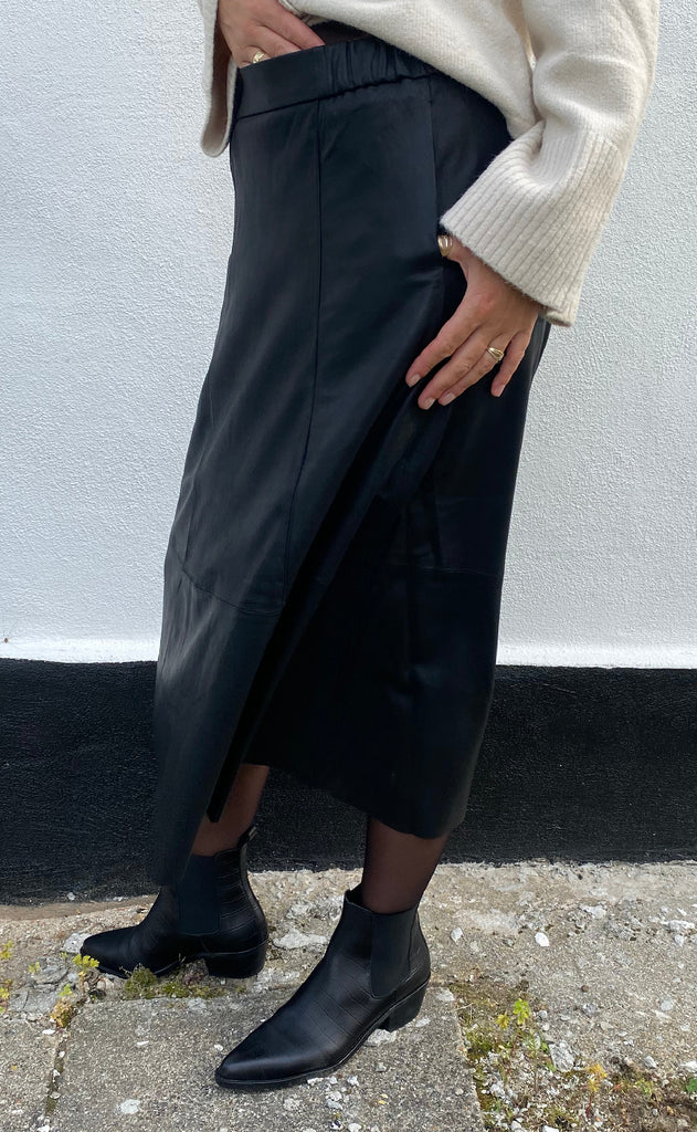 Notyz Nederdel - A-Shape - Black