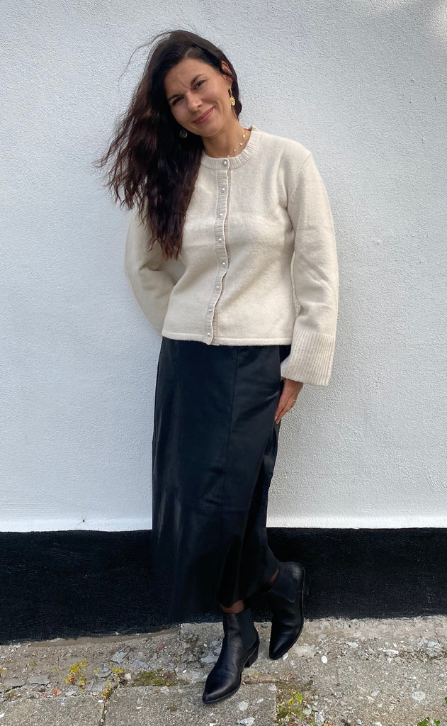 Notyz Nederdel - A-Shape - Black