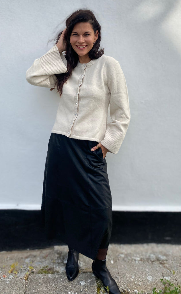 Notyz Nederdel - A-Shape - Black