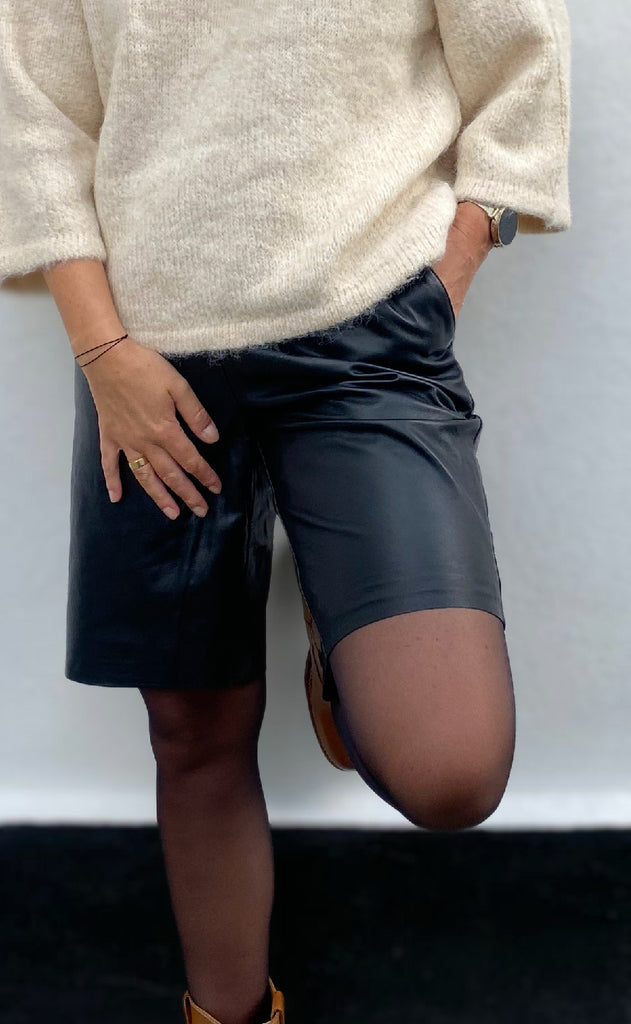 Notyz Shorts - Bermuda Leather - Black
