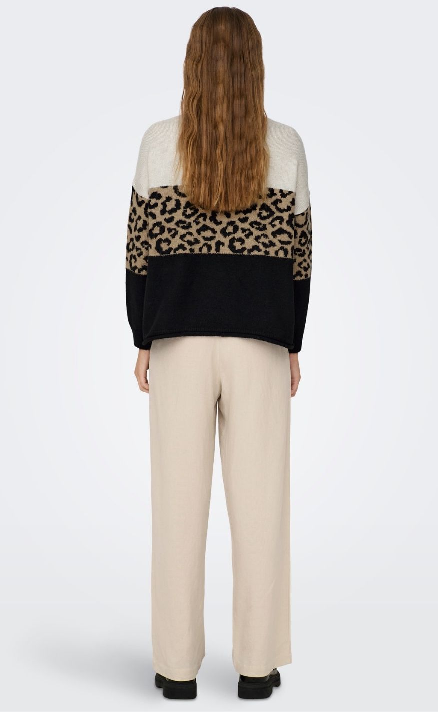 ONLY Strik - Jade Animal LS O-Neck - Moonbeam Black/Toasted Coconut