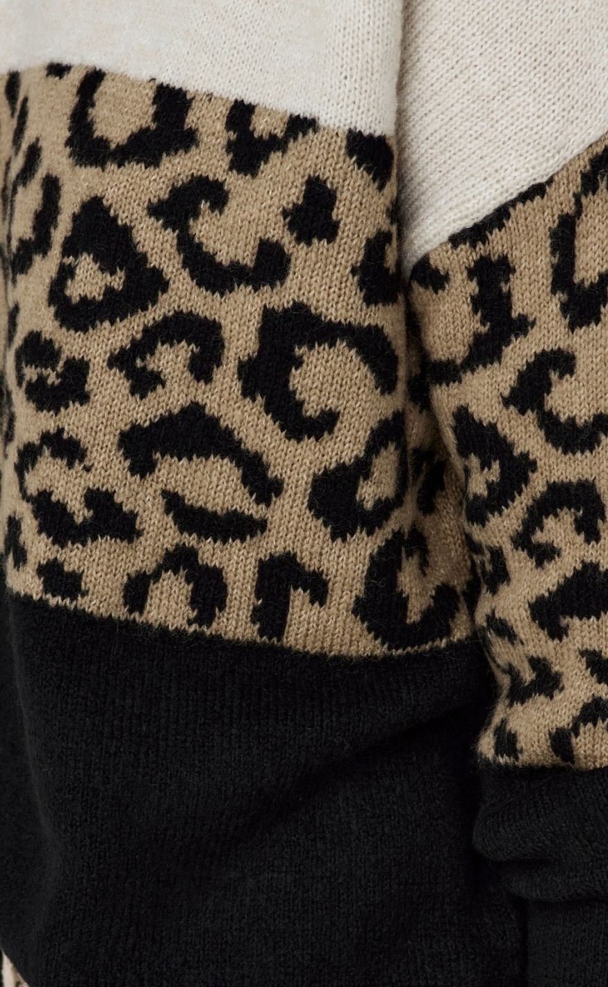 ONLY Strik - Jade Animal LS O-Neck - Moonbeam Black/Toasted Coconut