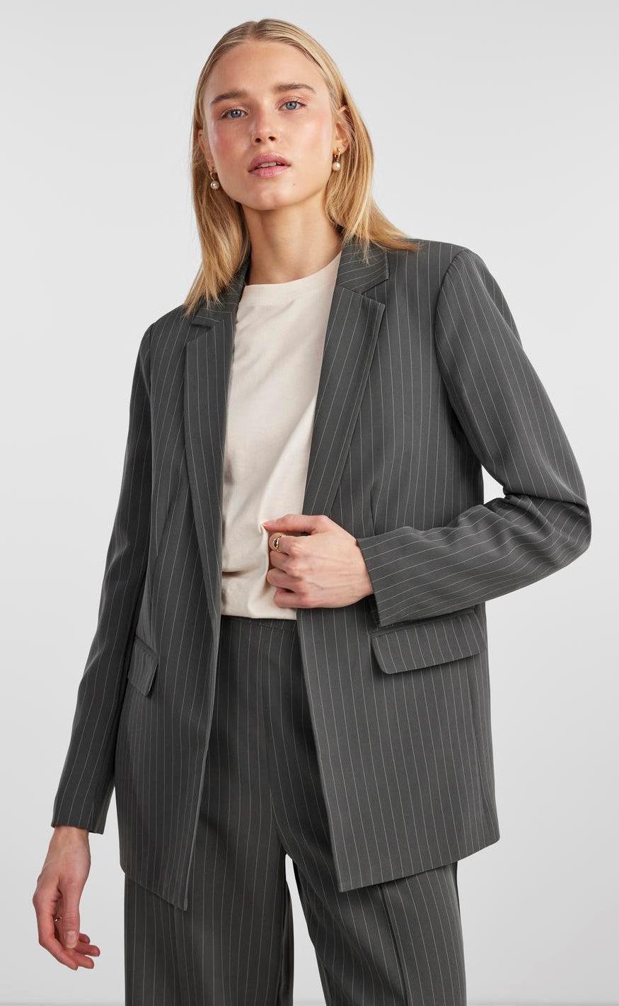 PIECES Blazer - Bossy - Magnet/Pinstripe