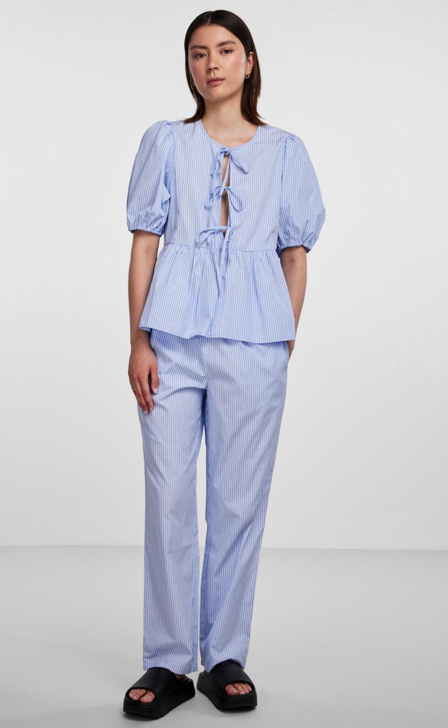 PIECES Bukser - Holy - Cornflower Blue/White