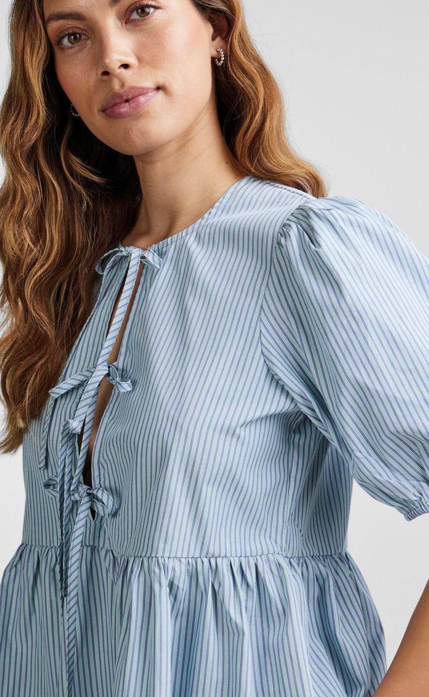 PIECES Top - Holly Tie - Dusty Mint