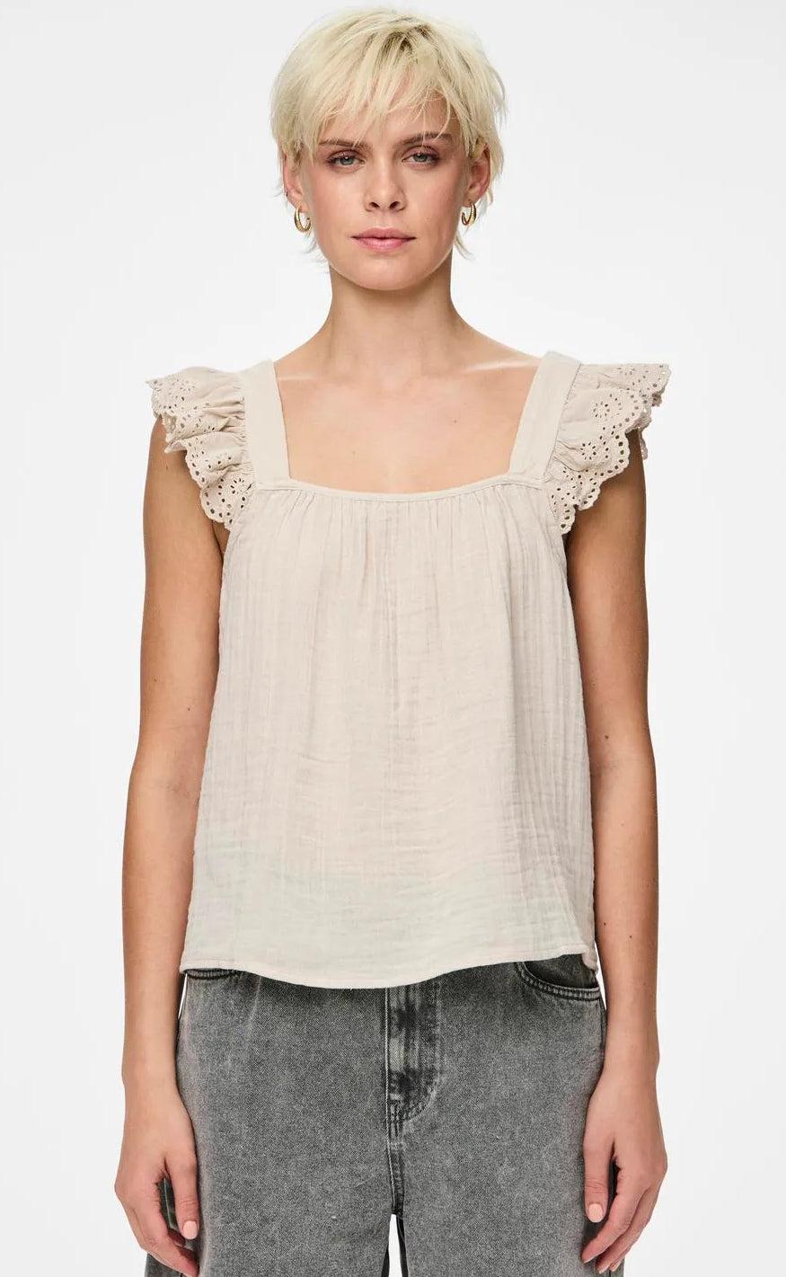 PIECES Top - Kiara - Silver Gray