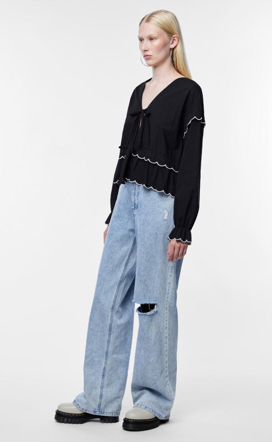 PIECES Top - Luna - Black