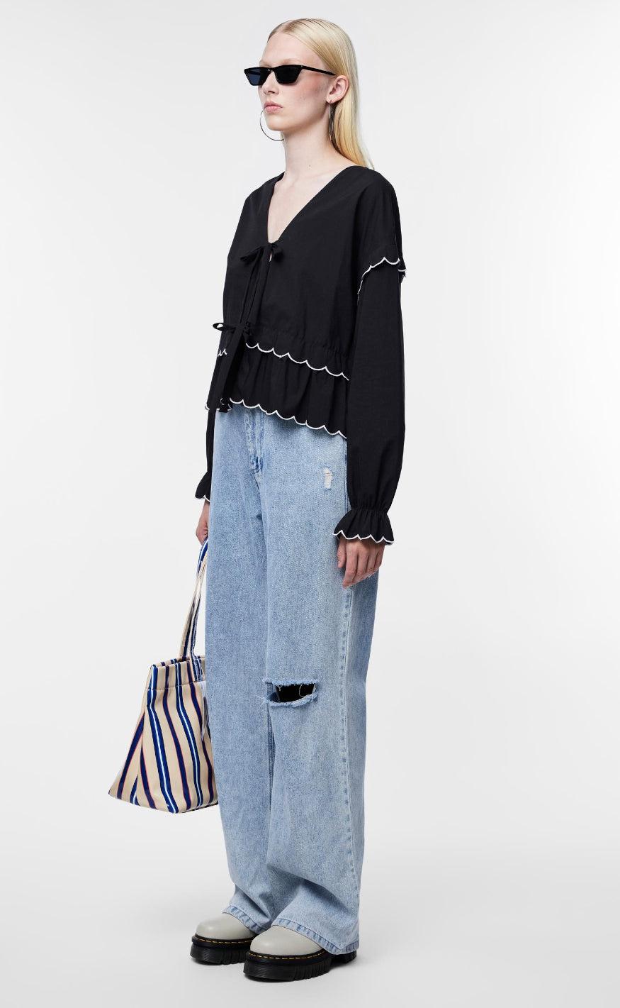 PIECES Top - Luna - Black